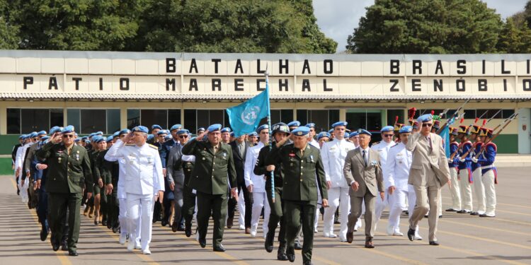 Dia dos Peacekeepers: militares e civis que atuam em missões de paz da ONU são homenageados em Brasília